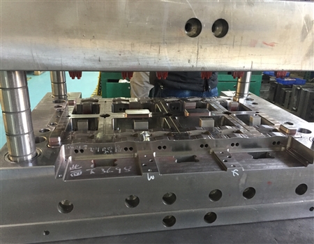 墻壁開關塑膠模具廠家