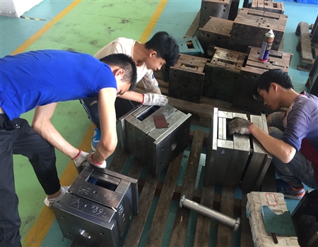 塑膠模具