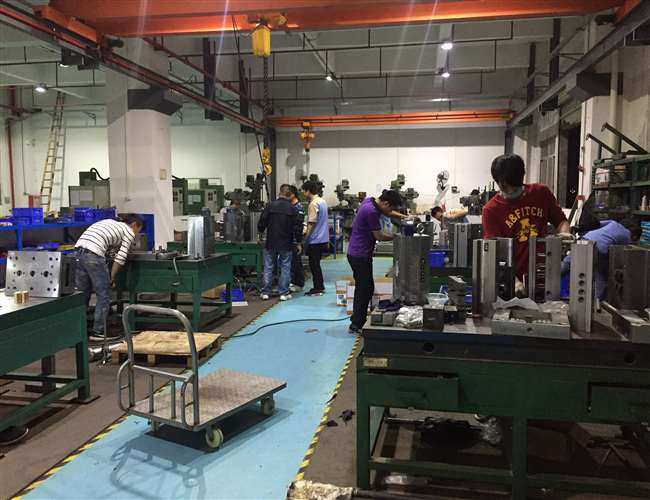 雙色模具廠